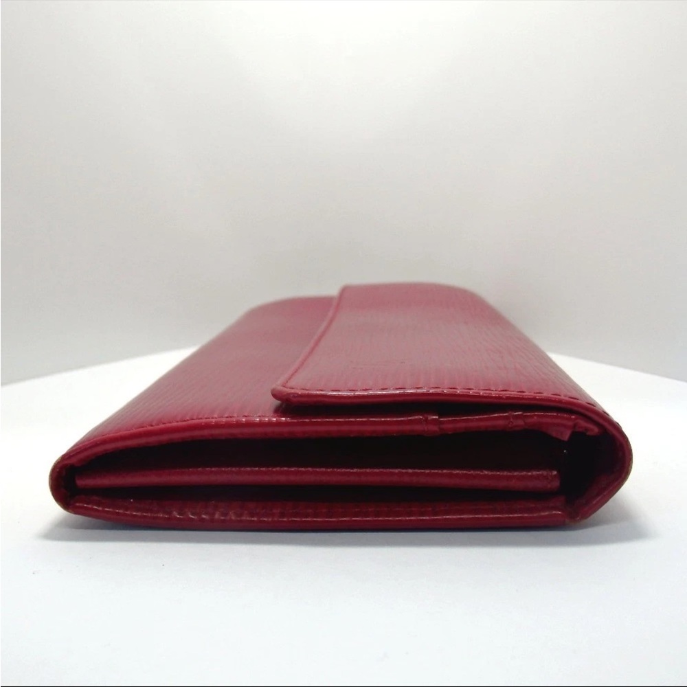 Louis Vuitton Vibrant Red Clutch - Picture 9 of 10
